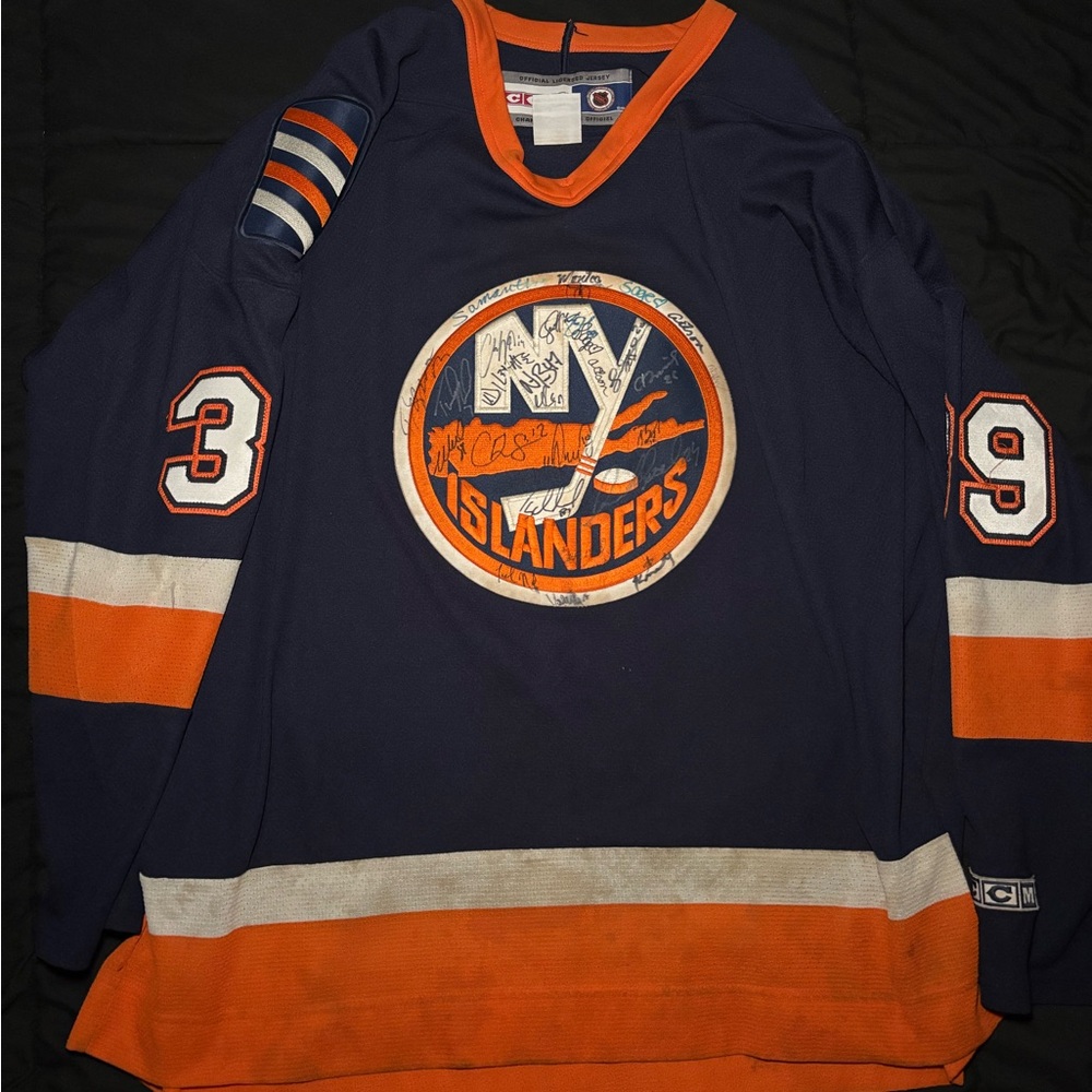 New York Islanders AUTOGRAPHED 2007-2008 Team #39 Rick Dipetro Jersey